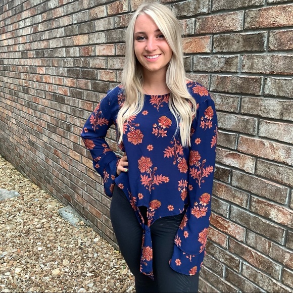 Self Esteem Tie Front Bell Sleeves Floral Top M - Picture 15 of 15